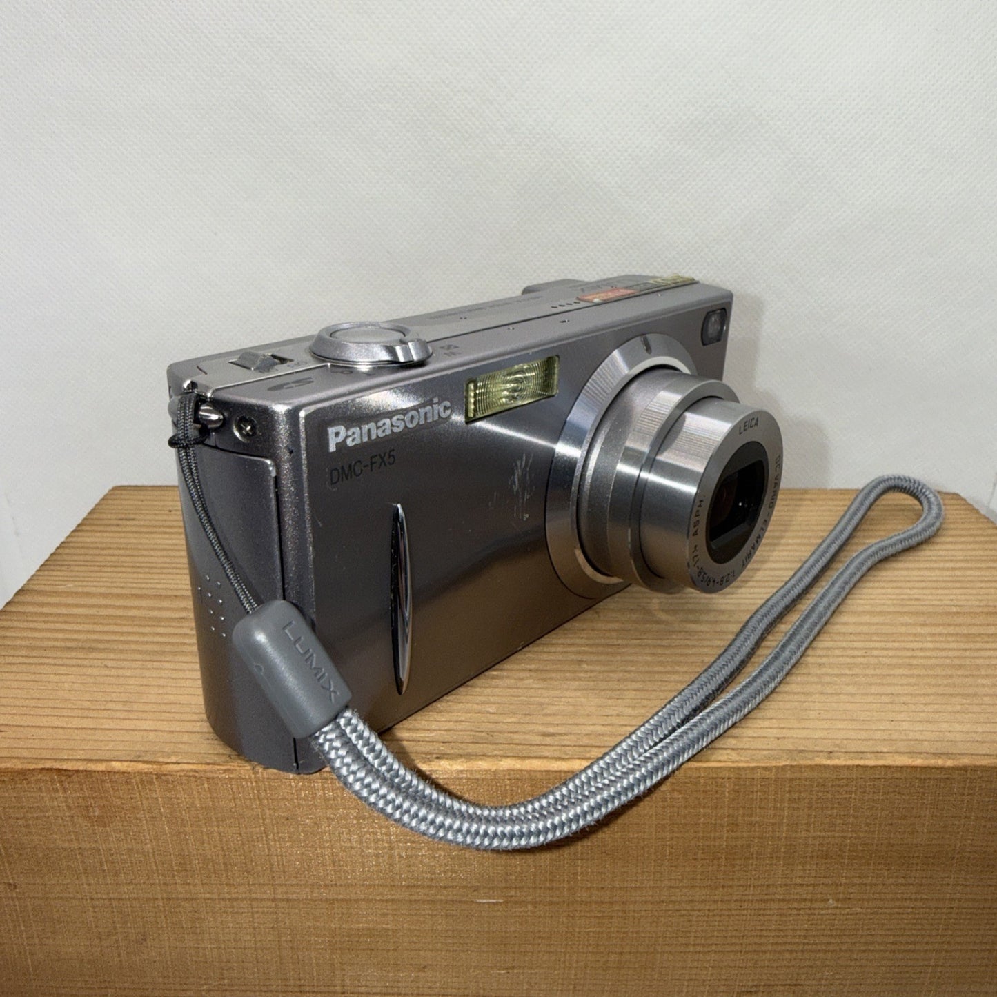 Vintage Panasonic Lumix DMC- FX5 Digital Camera 4MP Tested + Charger Battery 2GB