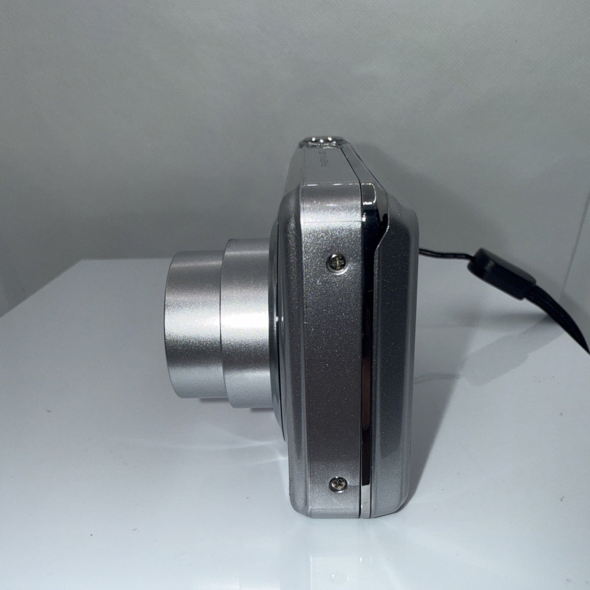 Fujifilm FinePix J30 Digital Camera 12.2 MP Tested Working Full Kit Ready To Use