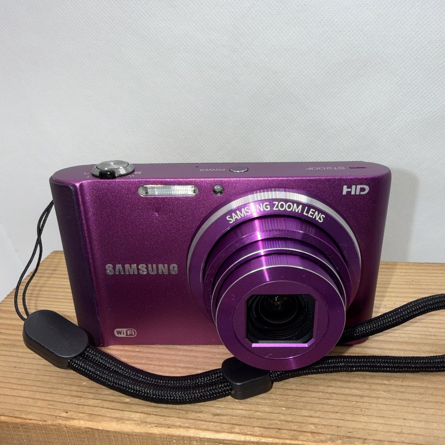 Samsung ST200F 16.1MP Digital Camera *Battery flap missing + Charger Battery 2GB