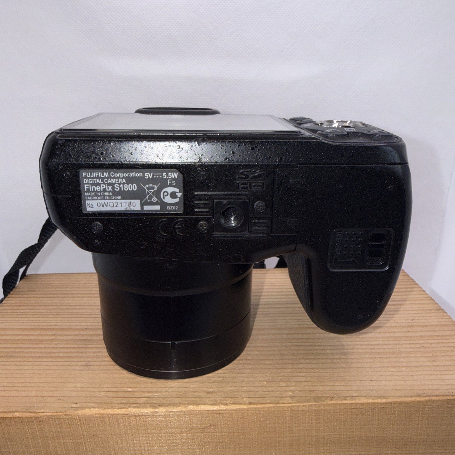 Fujifilm FinePix S1800 Digital Camera 12MP Tested Plus 4GB SD Card & Gifts