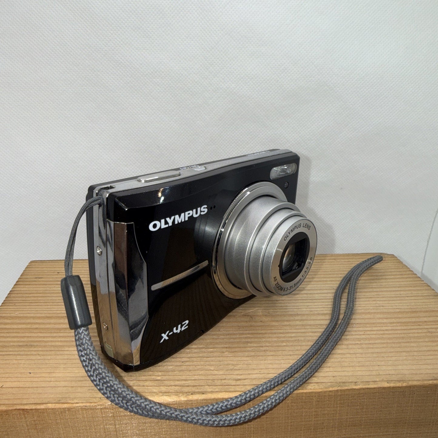 Olympus X-42 Digital Camera 12MP Tested Boxed Plus 1GB XD Card And USB Cable