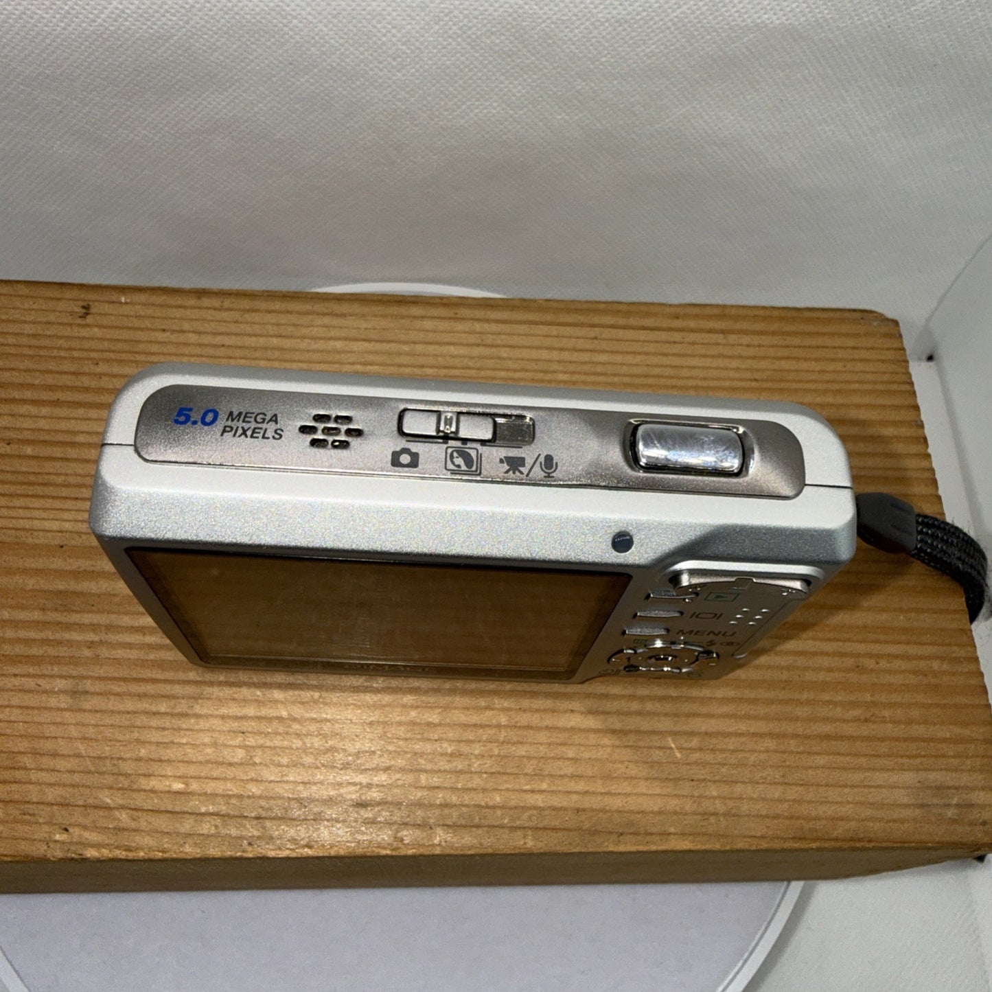 Konica Minolta DiMAGE X60 5MP Digital Camera Working + Charger Battery 4GB SD