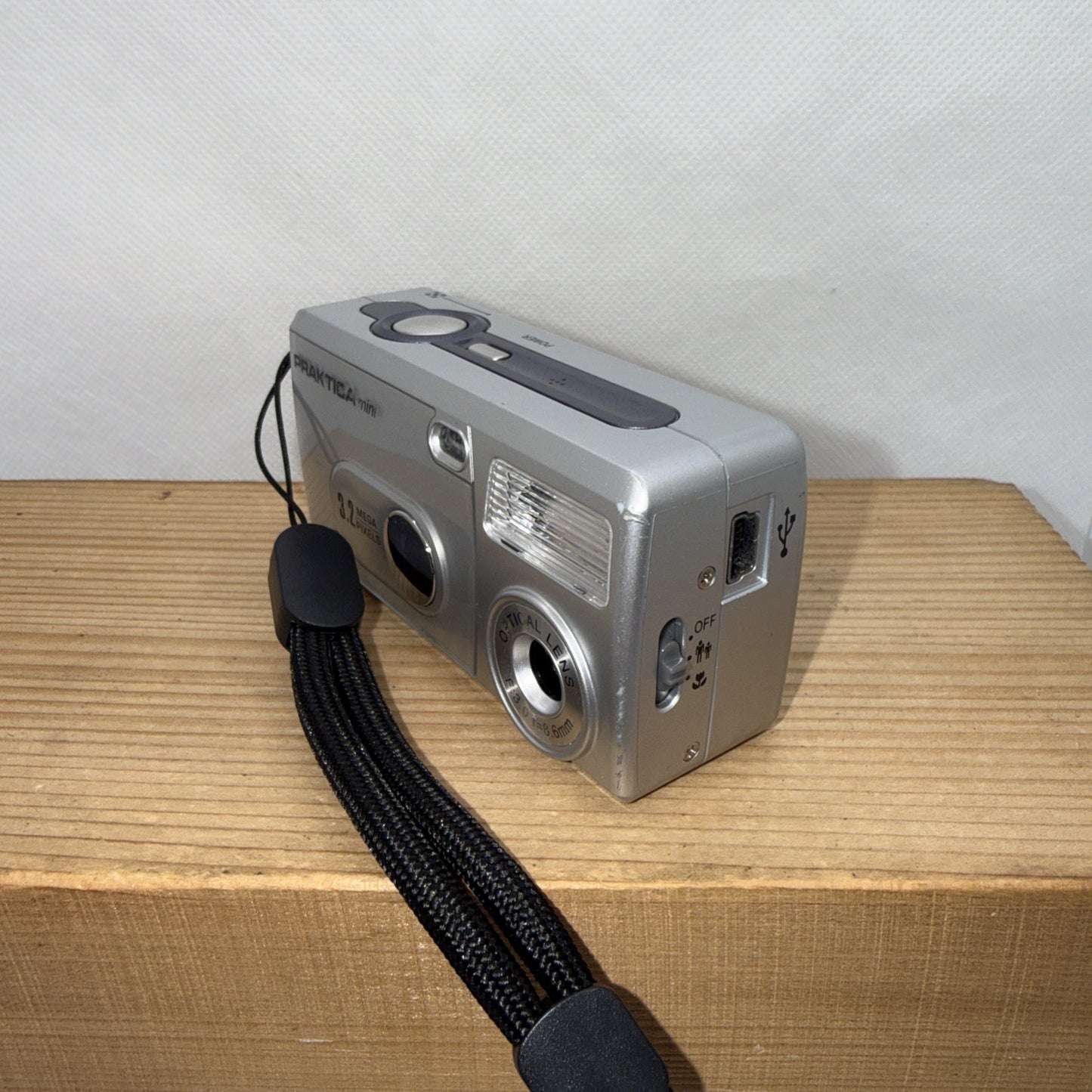 Praktica Mini 3.2MP Digital Camera Tested & Fully Working + 128MB SD Card