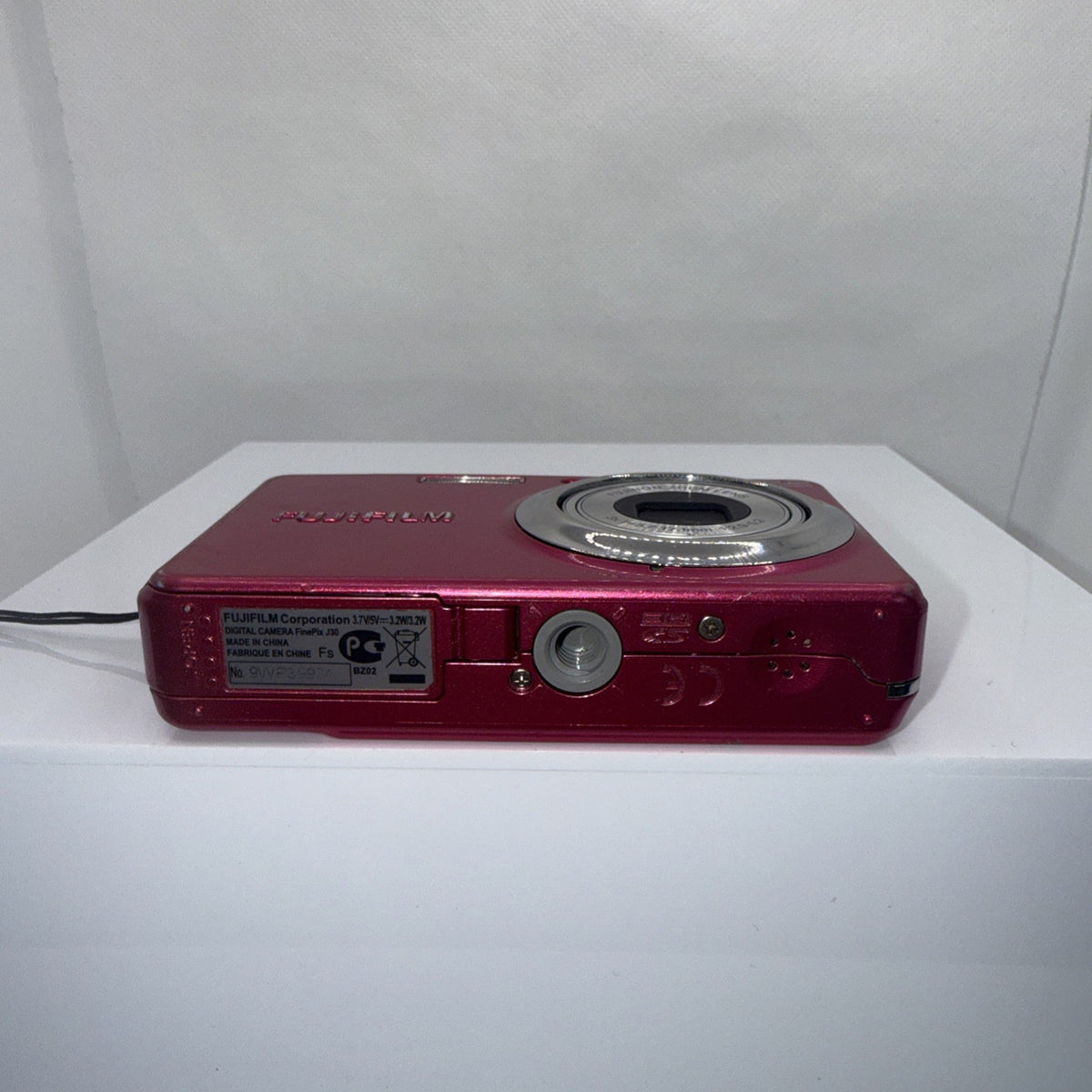 Fujifilm FinePix J30 Digital Camera 12.2 MP Pink *Tested Some Dead Pixels*