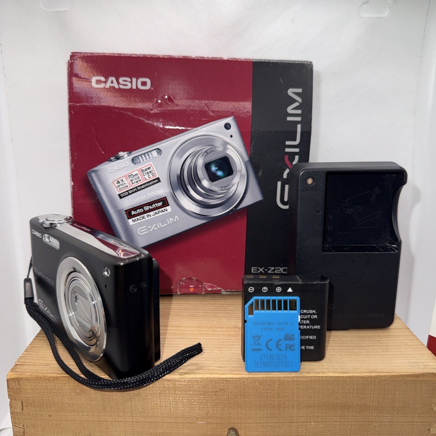 Casio Exilim EX-Z200 10.1MP Digital Camera Tested Boxed + Charger Battery SD VGC