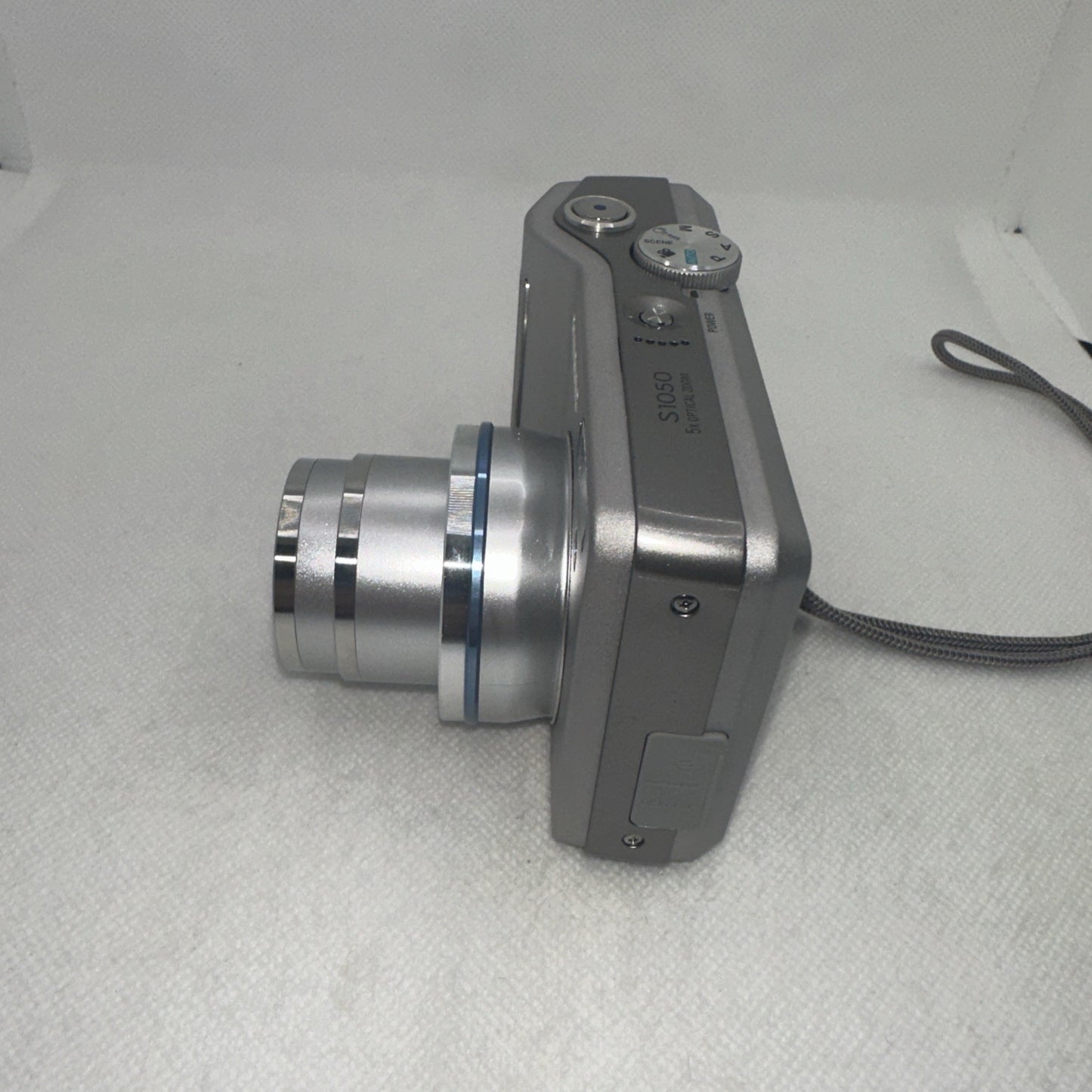 Samsung S1050 Digital Camera 10.1MP 5x Optical Zoom + Batteries 8GB SD And Case6