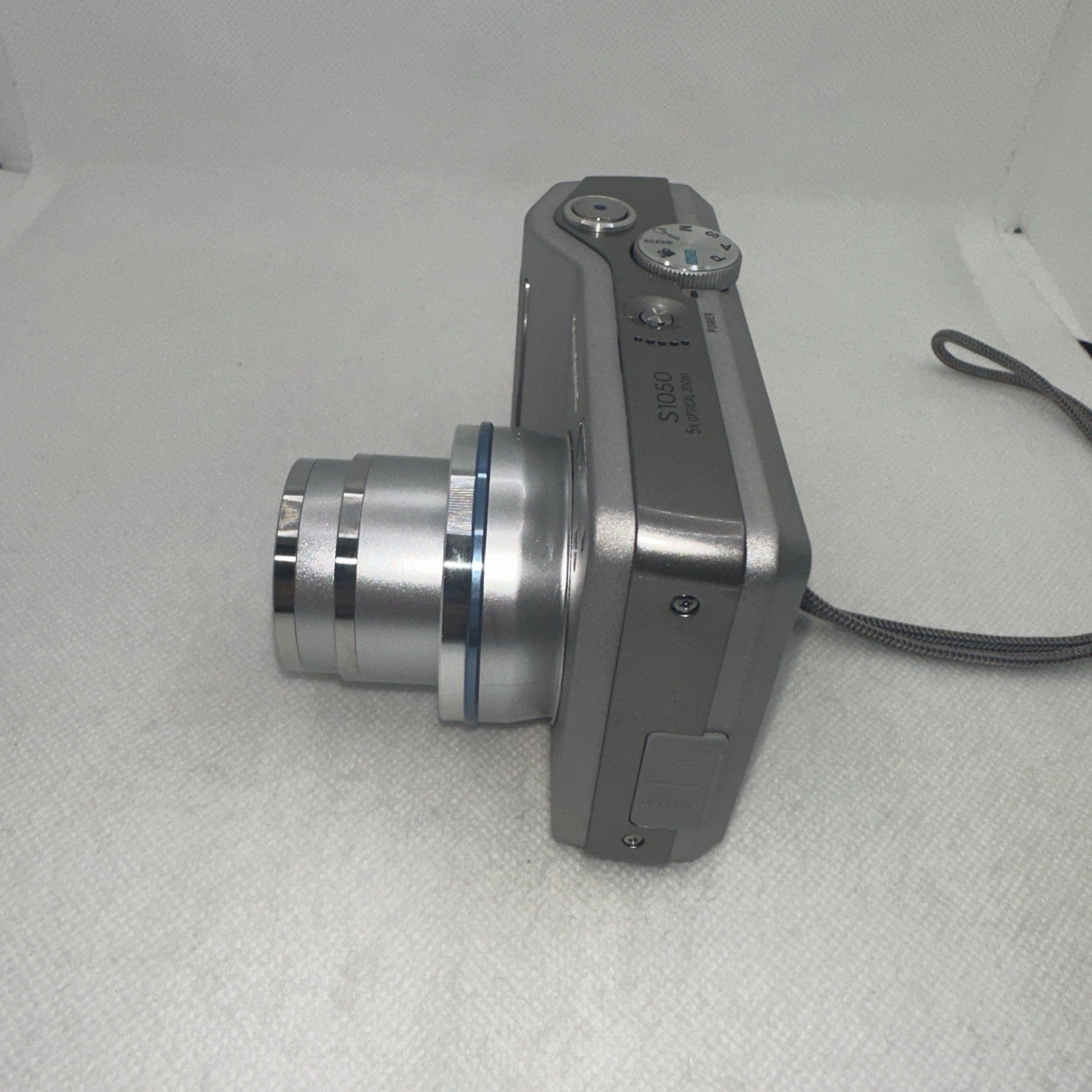 Samsung S1050 Digital Camera 10.1MP 5x Optical Zoom + Batteries 8GB SD And Case6