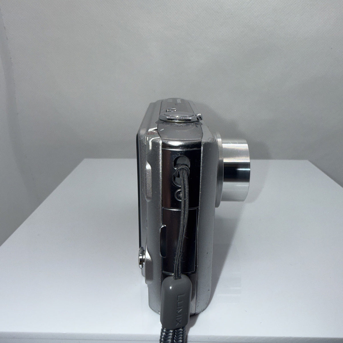 Digital Camera Panasonic Lumix DMC-FX55 8.1MP Tested + Charger Battery 2GB SD