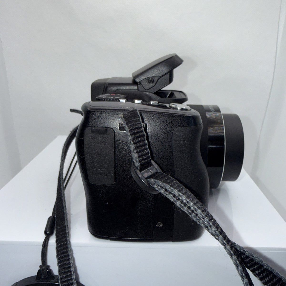 Digital Camera Kodak Z1012 IS 10MP Tested + Charger Batteries 2GB SD Card