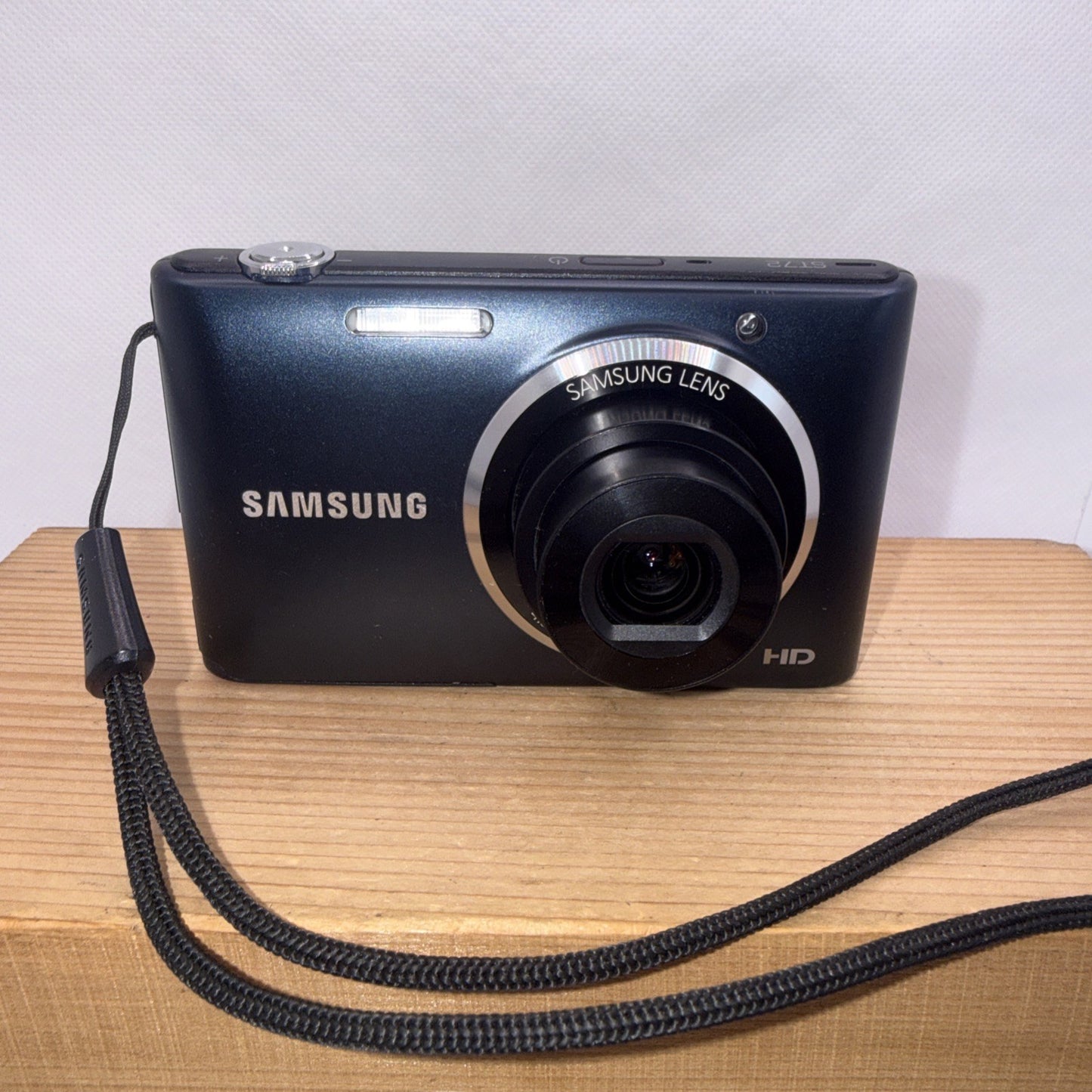 Samsung ST72 16MP Digital Camera Tested Working + Charger Battery 2GB SD Card