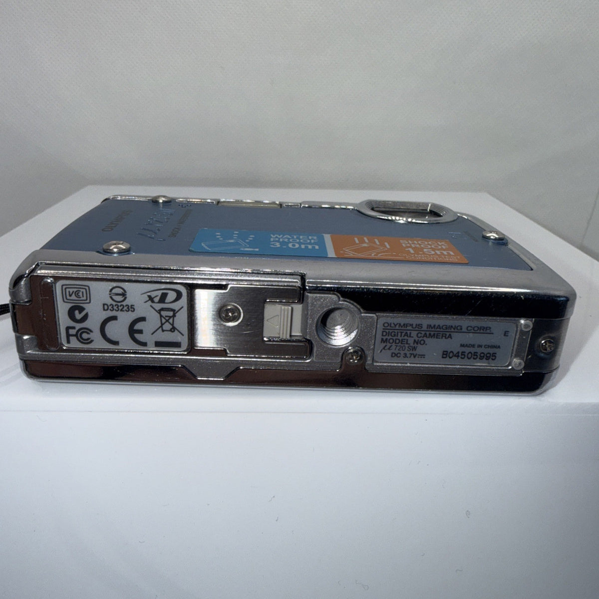 Digital Camera Olympus u720 SW 7.1MP Waterproof Tested + Charger Battery Memory
