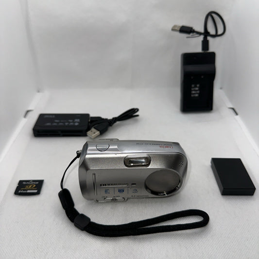 Digital Camera Olympus C-470 Zoom 4.0MP Plus Charger Battery Memory0