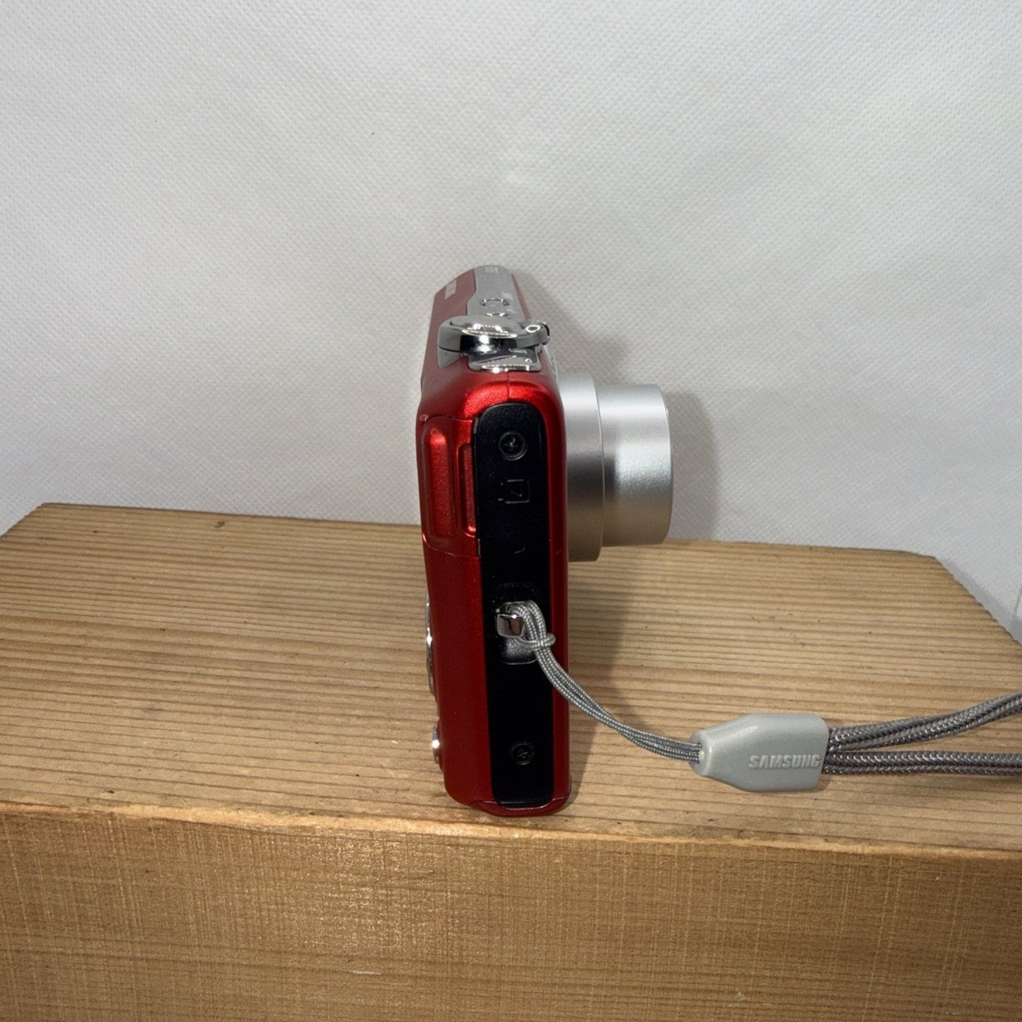 Samsung ST61 12.2MP Red Compact Digital Camera Tested + Charger Battery 4GB SD