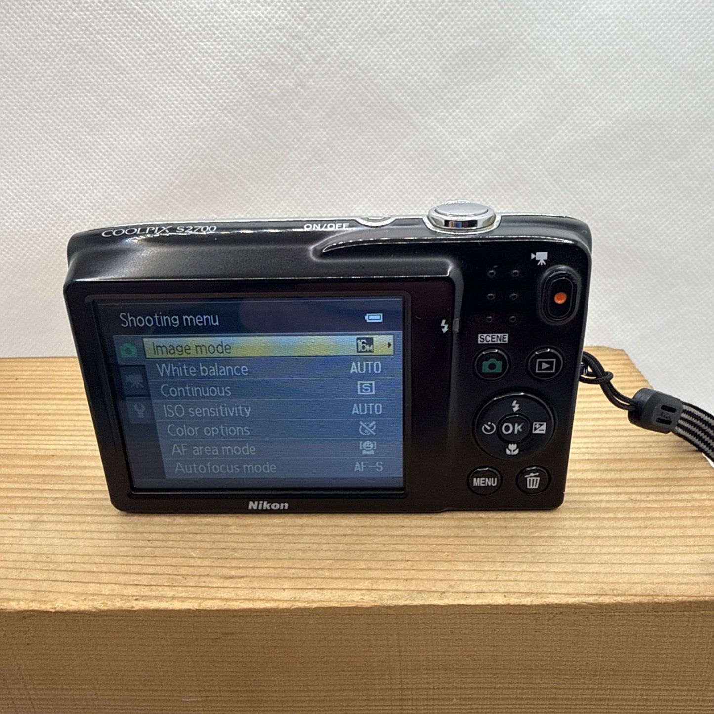 Nikon Coolpix S2700 16MP Digital Camera Tested + Charger Battery 4GB SD Case
