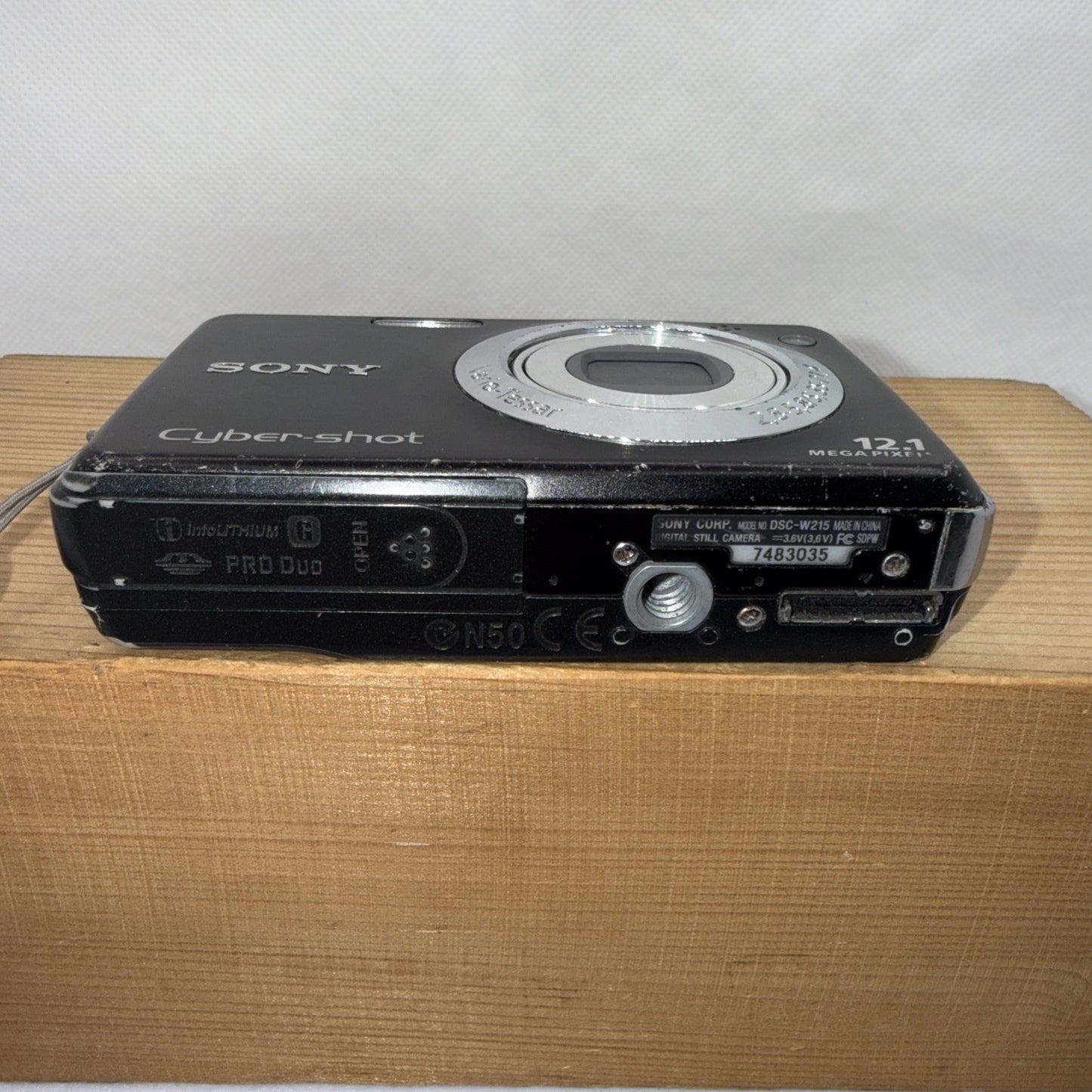 Sony Cyber-shot DSC-W215 12.1MP Digital Camera Tested + Charger Battery Memory