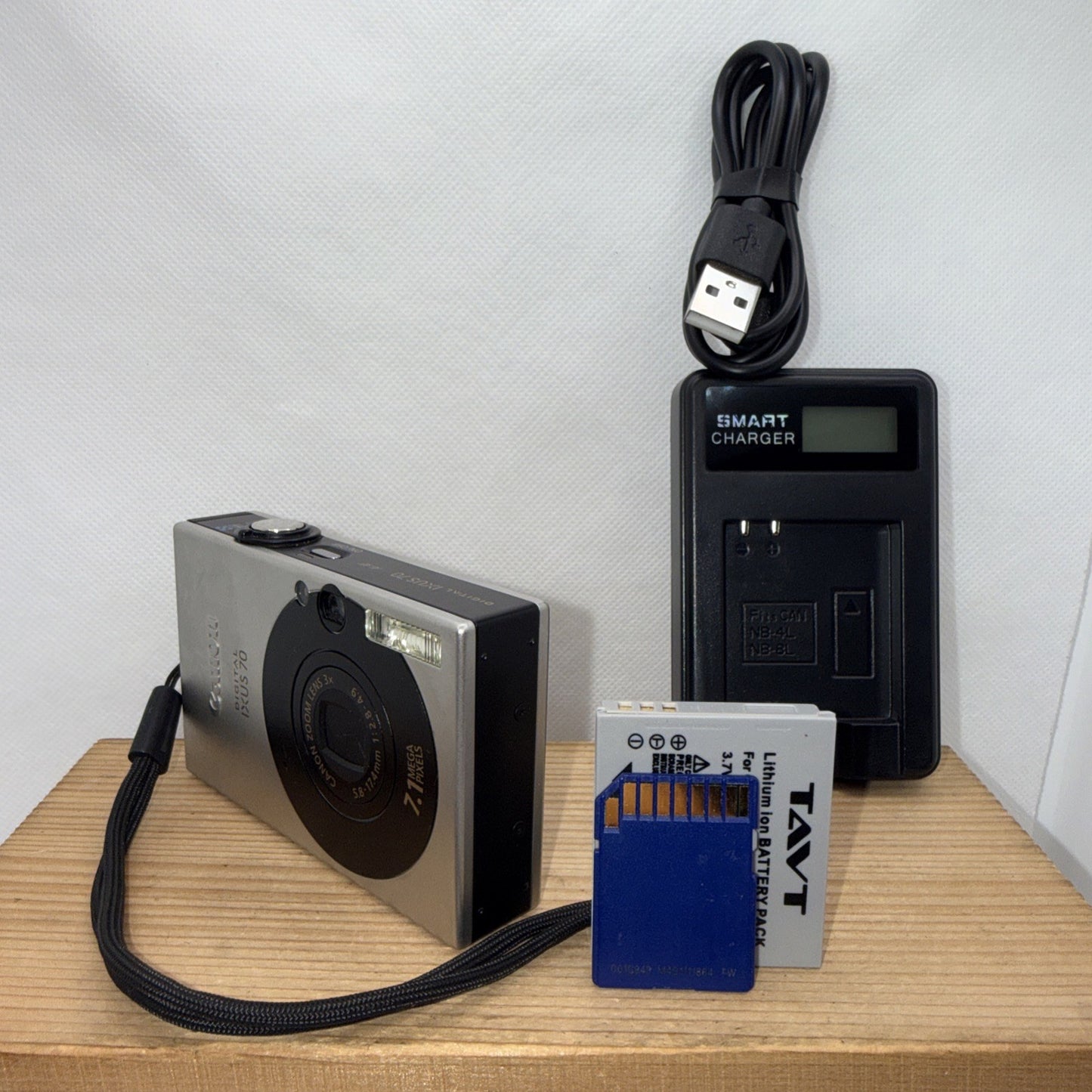 Canon IXUS 70 7.1MP Digital Camera Tested *Minor Screen Issue* + Accessories