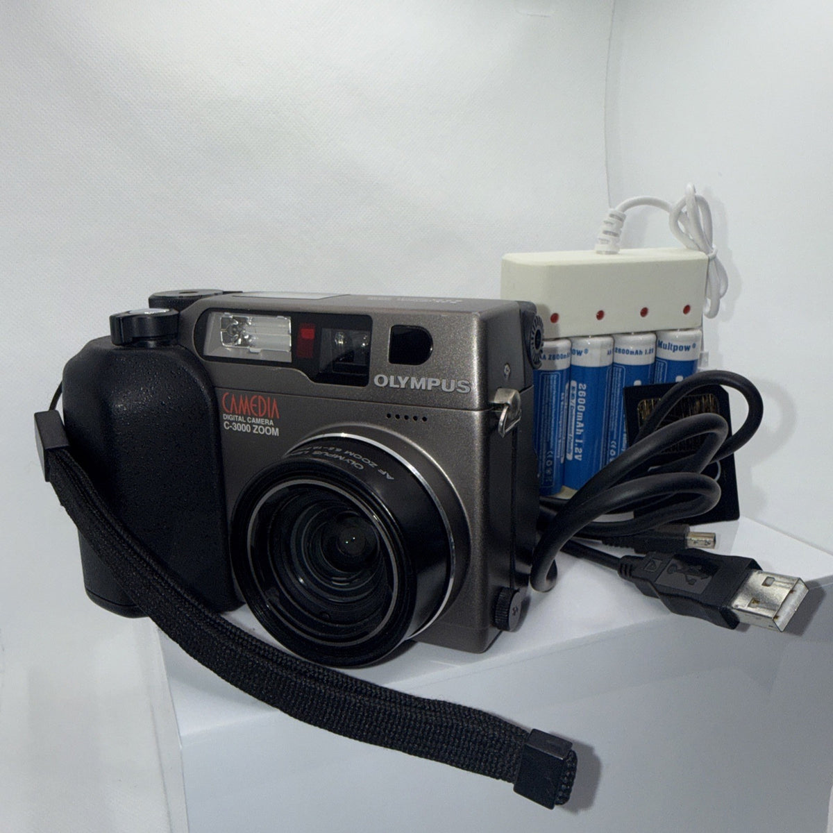 Retro Digital Camera Olympus Camedia C-3000 Zoom 3.3MP Tested Full Kit Working