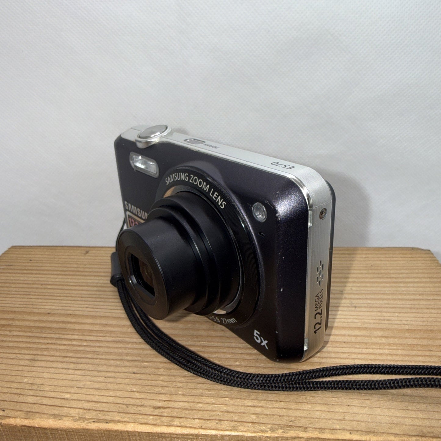 Samsung ES70 12.2MP Digital Camera Tested Working + Charger Battery 4GB SD