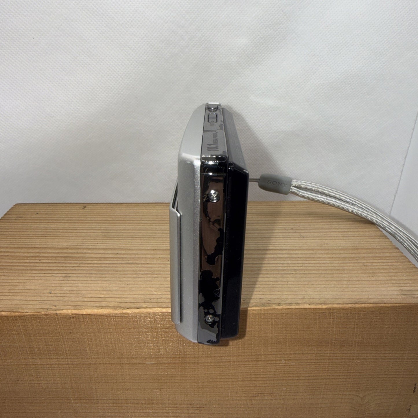 Sony Cyber-shot DSC-T300 10.1MP Digital Camera Tested + Charger Battery Memory