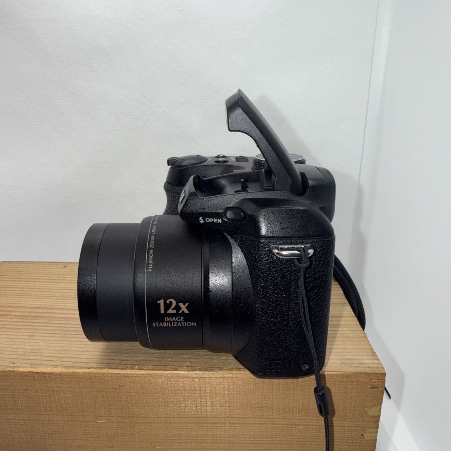 Fujifilm FinePix S1500 10MP Digital Bridge Camera Tested Working + 4GB SD Card