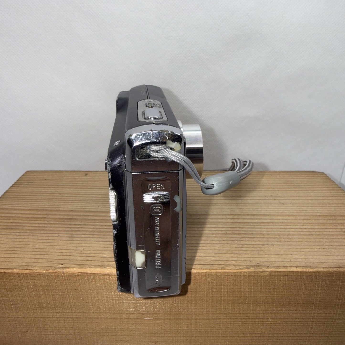 Sony Cyber-shot DSC-W85 7.2MP Camera Tested *Scratches + Charger Battery Memory