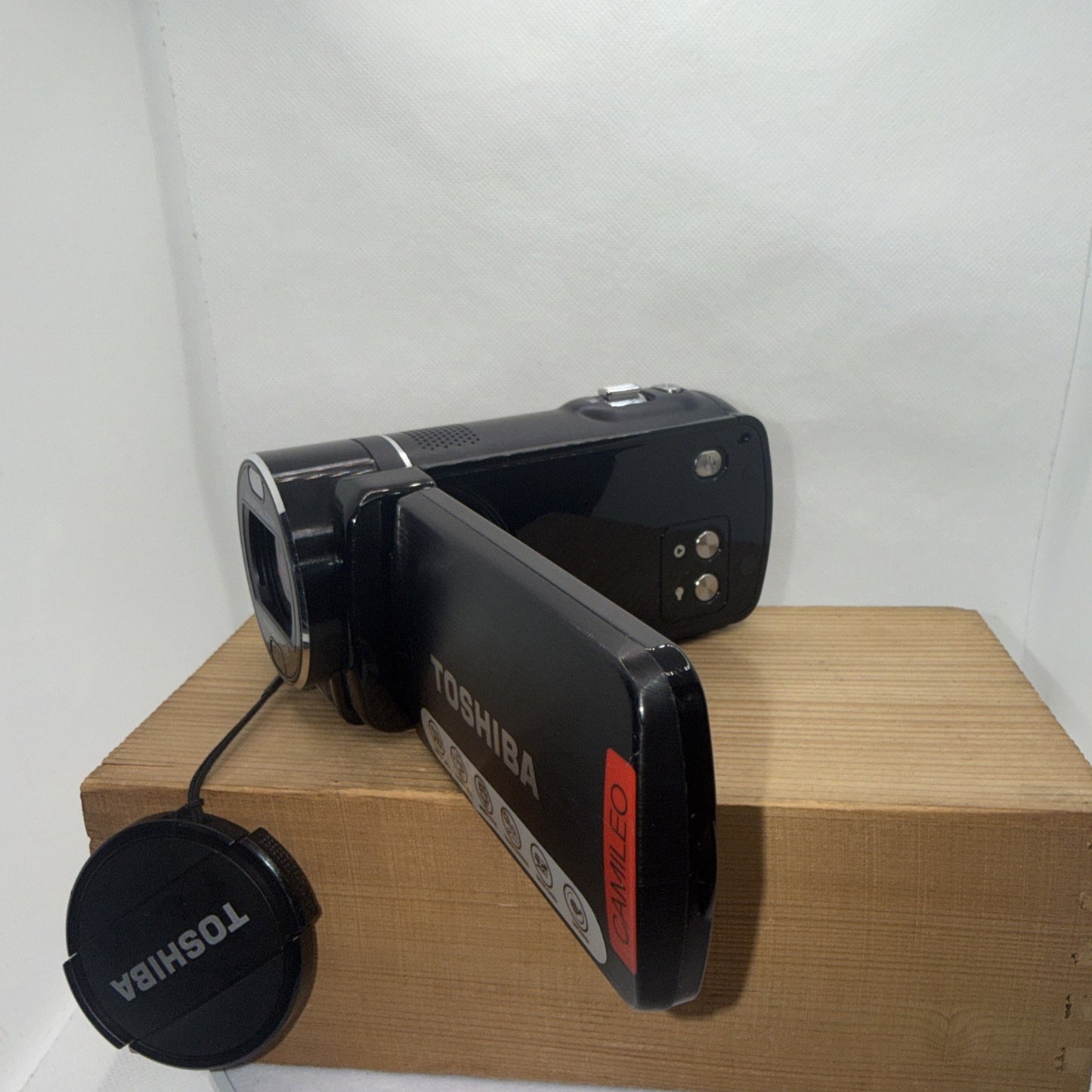 Toshiba CAMILEO X400 Full HD Camcorder Boxed Tested Working Plus Accessories