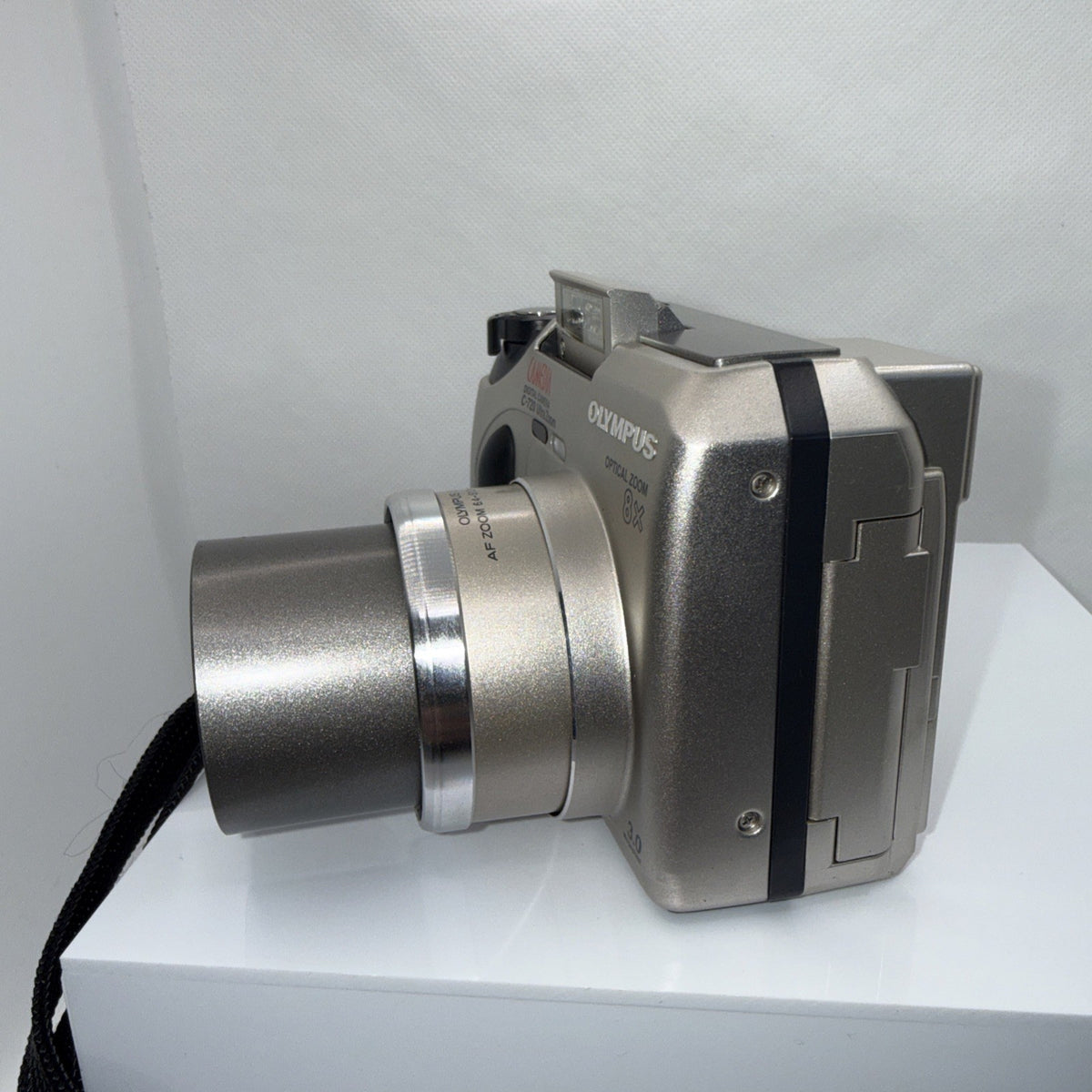 Digital Camera Olympus Camedia C-720 3MP 100% Tested + Charger Batteries Memory