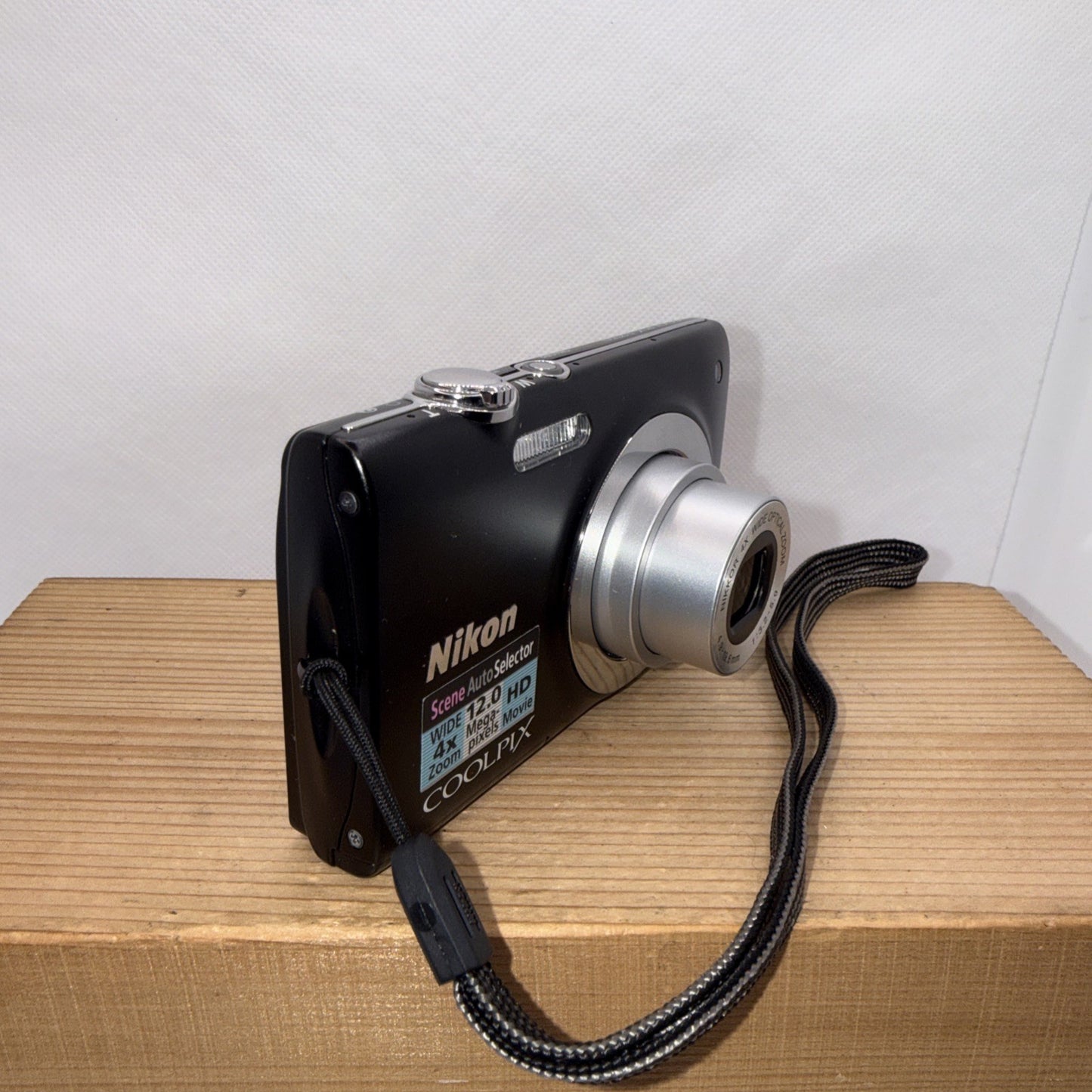 Nikon Coolpix S2550 12MP Digital Camera Tested + Charger Battery 4GB SD Card