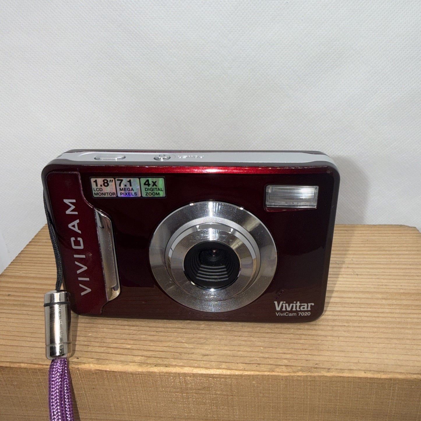 Vivitar Digital Camera Vivicam 7020 7.1MP Tested Plus 4GB SD Card And Free Gifts