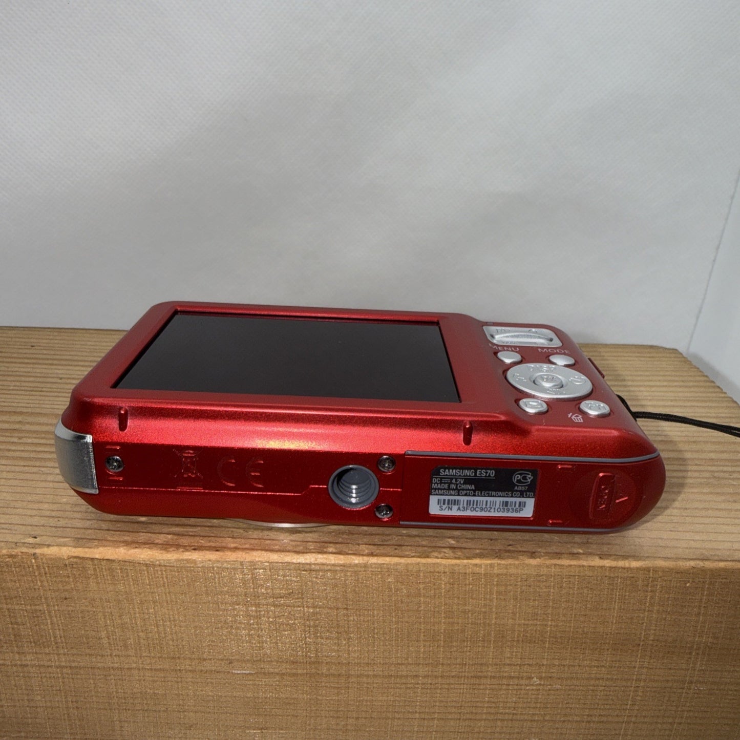 Samsung ES70 12.2MP Digital Camera Red Tested Working  + Charger Battery 4GB SD