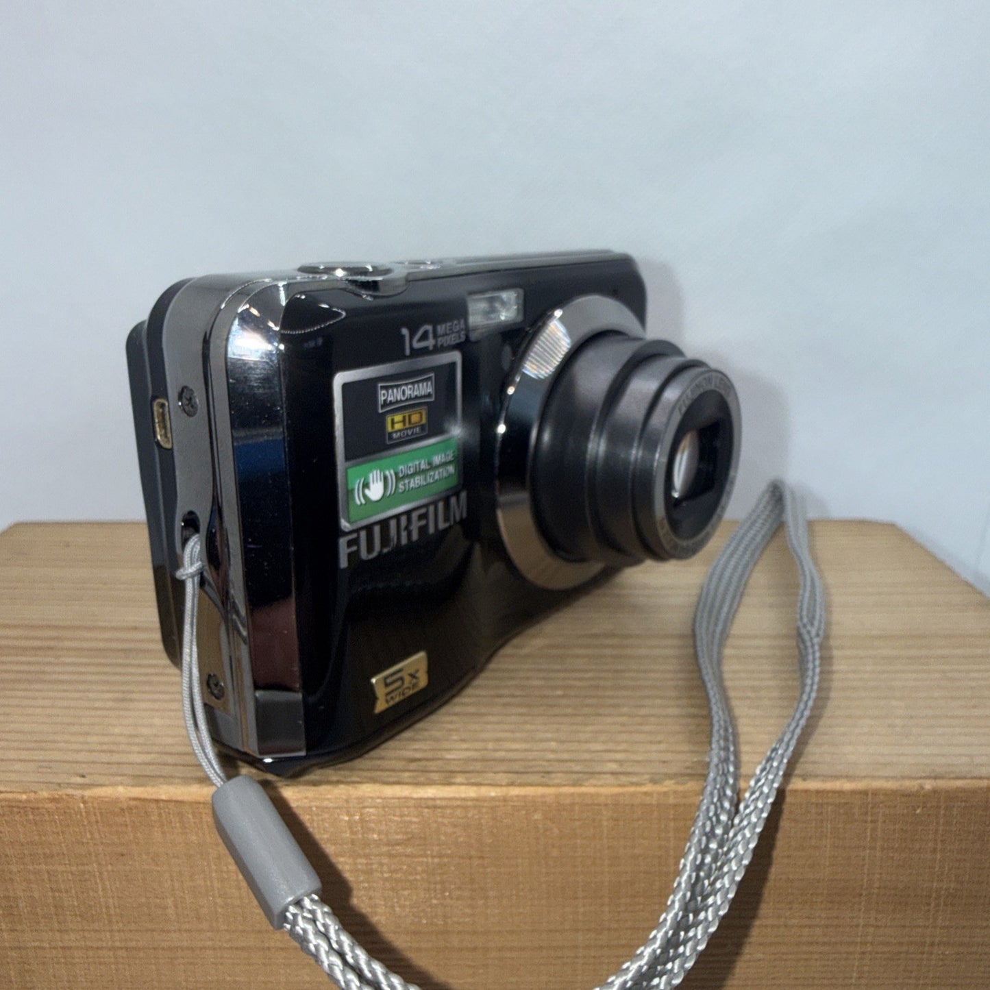 Fujifilm FinePix AX280 14MP Digital Camera Boxed Tested + Charger Batteries 4GB