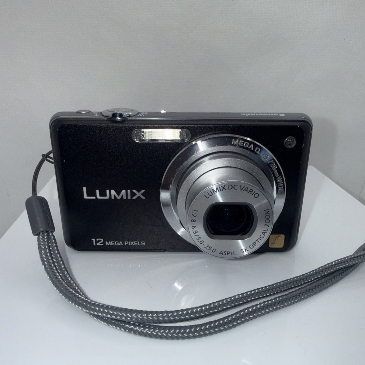 Digital Camera Panasonic Lumix DMC-FS9 12.1MP Tested + Charger Battery 4GB SD