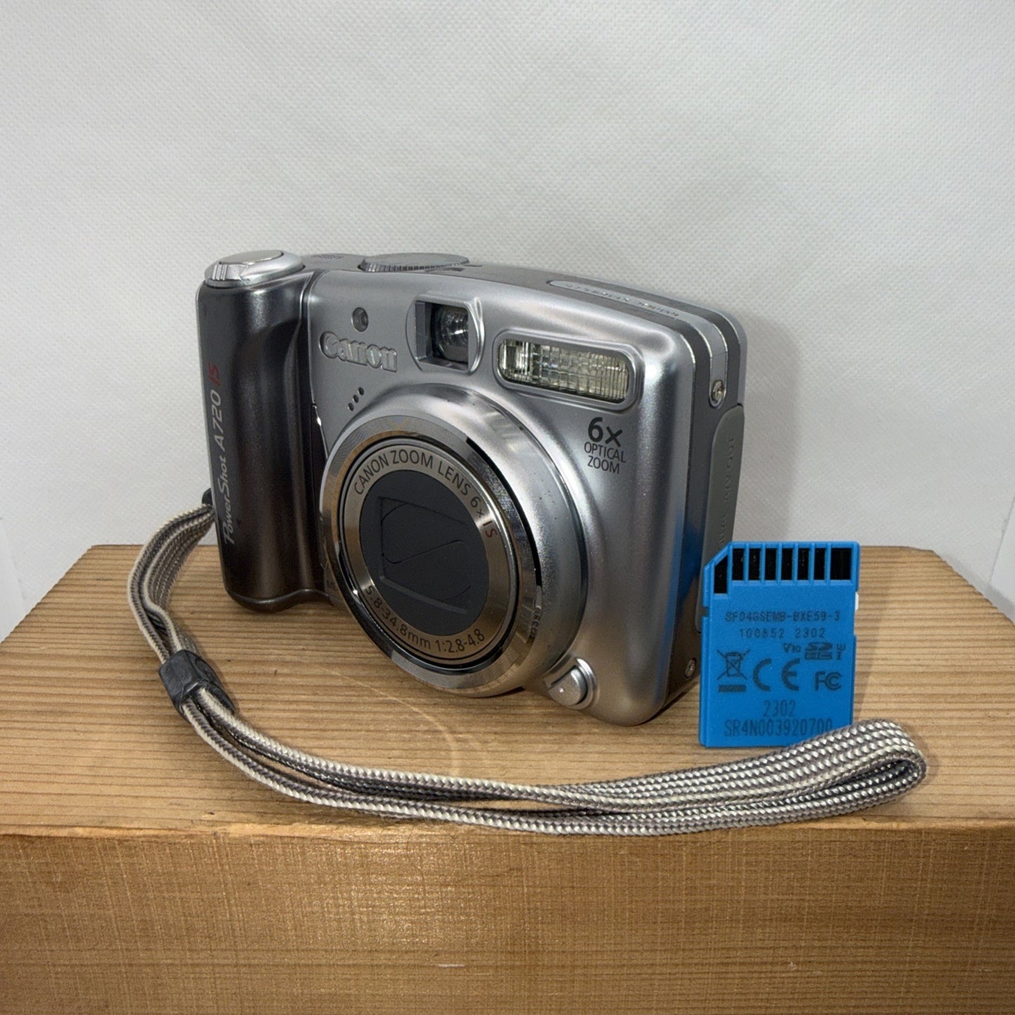 Canon Powershot A720 IS Digital Camera 8MP Tested Working + 4GB SD Card