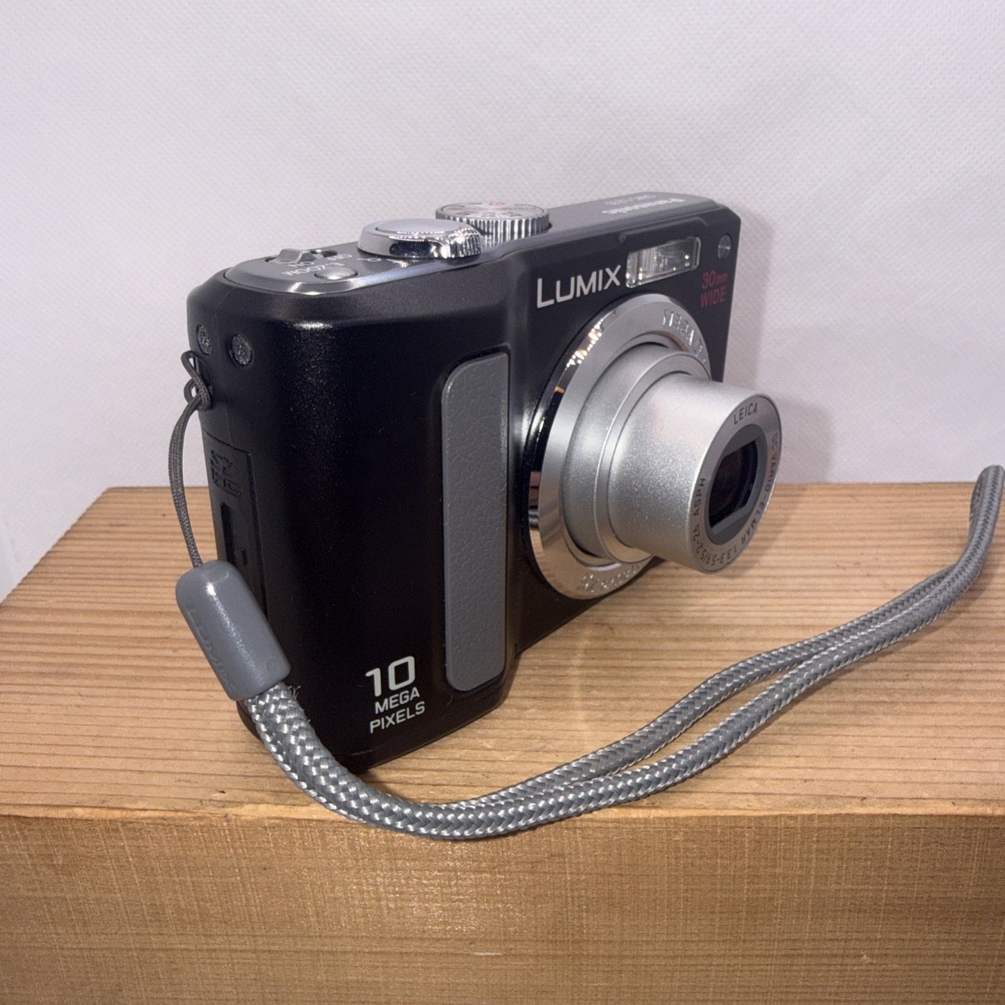 Panasonic Lumix DMC-LZ10 10MP Digital Camera Tested Working Plus 4GB SD Card VGC