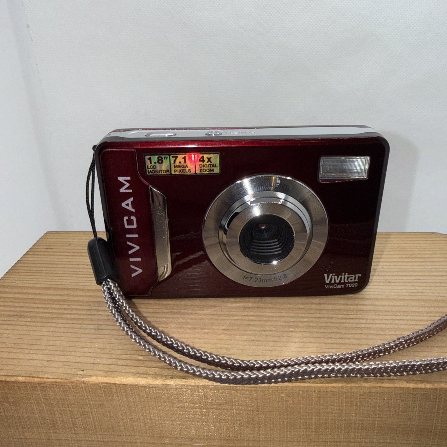 Vivitar Digital Camera Vivicam 7020 7.1MP Tested Plus 4GB SD Card And Free Gifts