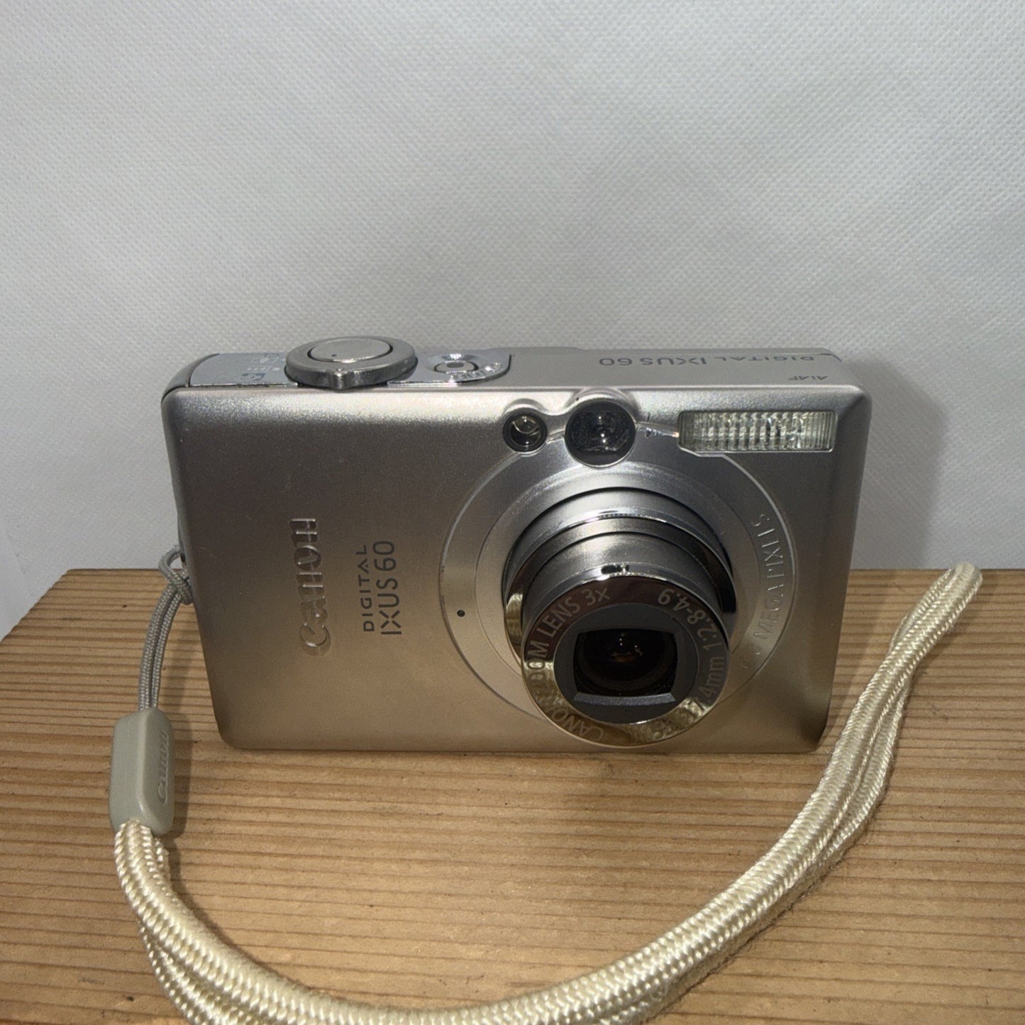 Canon Ixus 60 6MP Digital Camera Tested Plus Charger Battery 2GB SD Card Japan