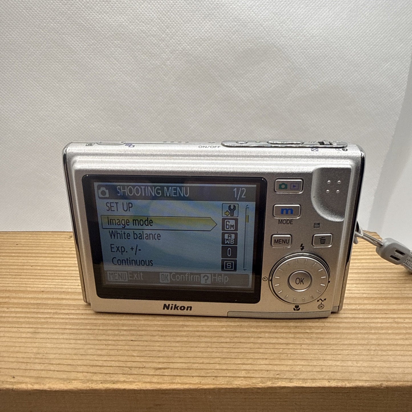 Nikon Digital Camera Coolpix S5 6.0MP Silver Tested Full Working Set