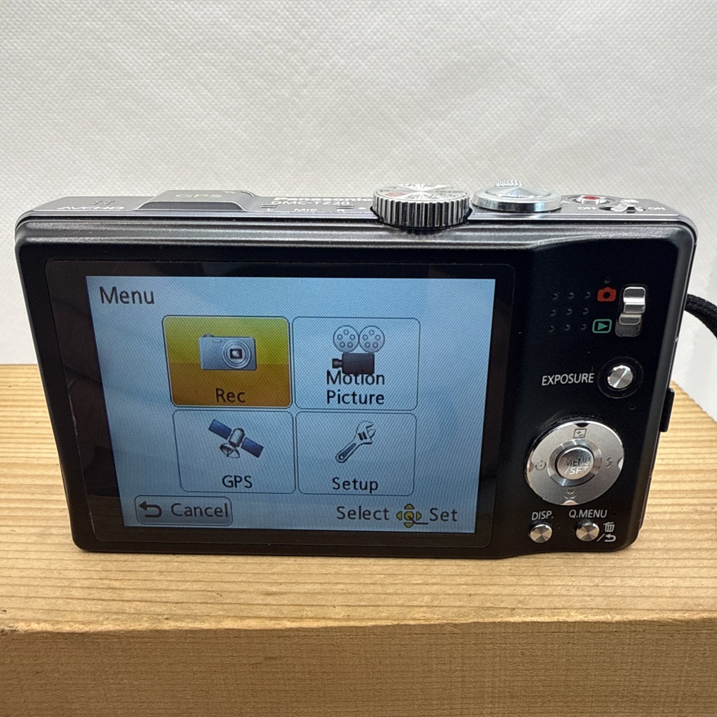 Panasonic Lumix DMC-TZ20 14.1MP Digital Camera Tested + Charger Battery 4GB Case