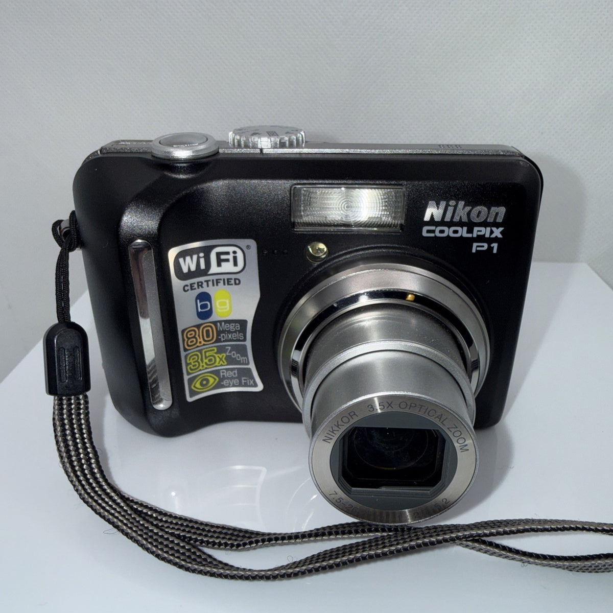 Digital Camera Nikon Coolpix P1 8MP 3.5x Zoom Wi-Fi Tested Full Kit Retro