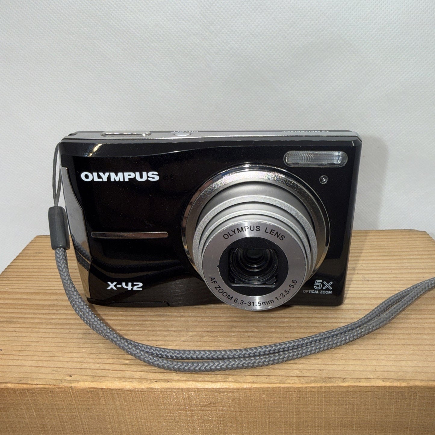 Olympus X-42 Digital Camera 12MP Tested Boxed Plus 1GB XD Card And USB Cable
