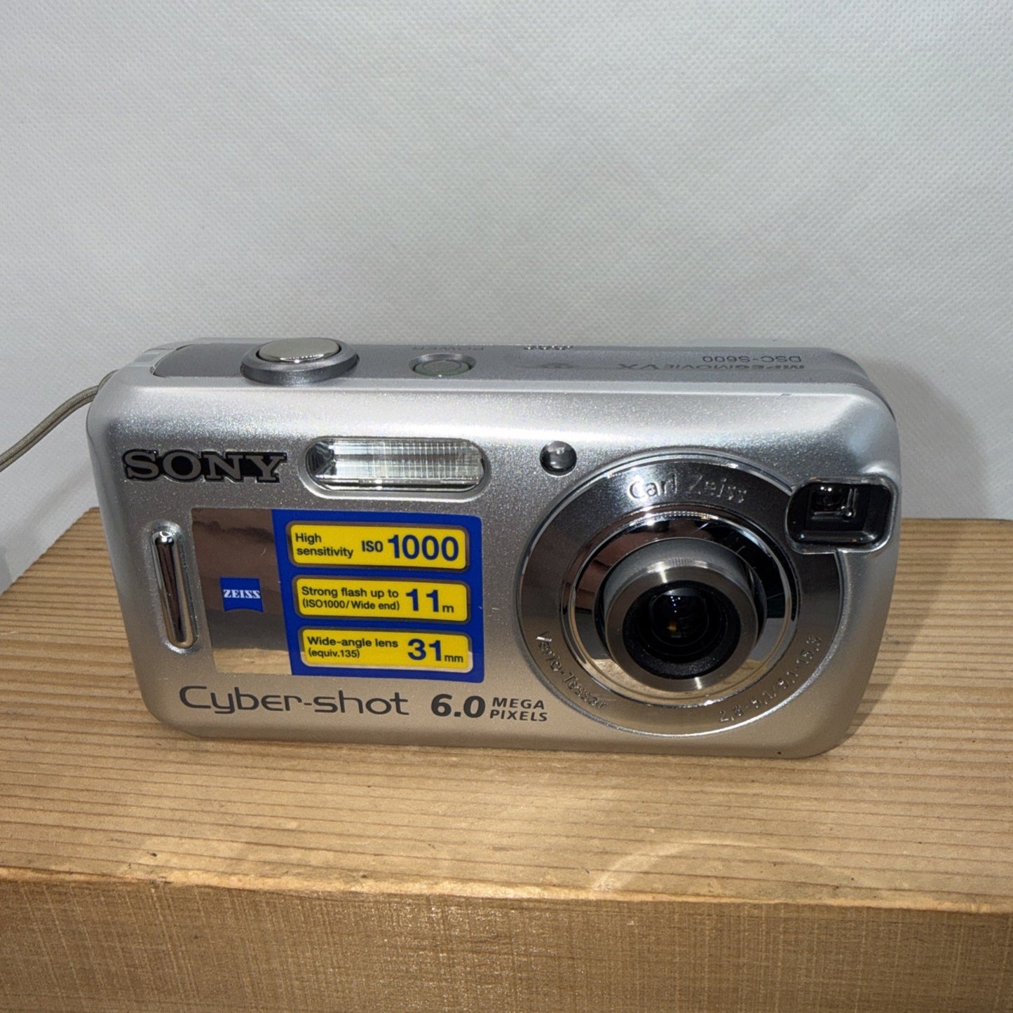 Sony Cybershot DSC-S600 6.0MP Digital Camera Tested (minor battery flap issue)