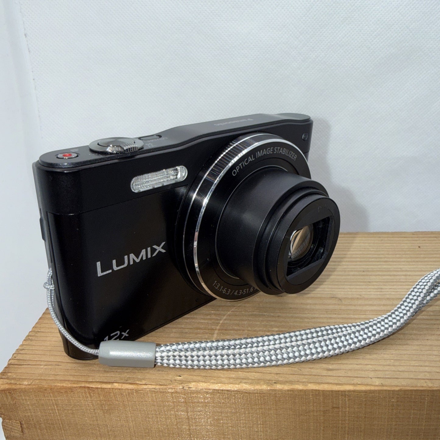 Panasonic Lumix DMC-SZ8 16MP Digital Camera WiFi Tested + Charger Battery 16GB