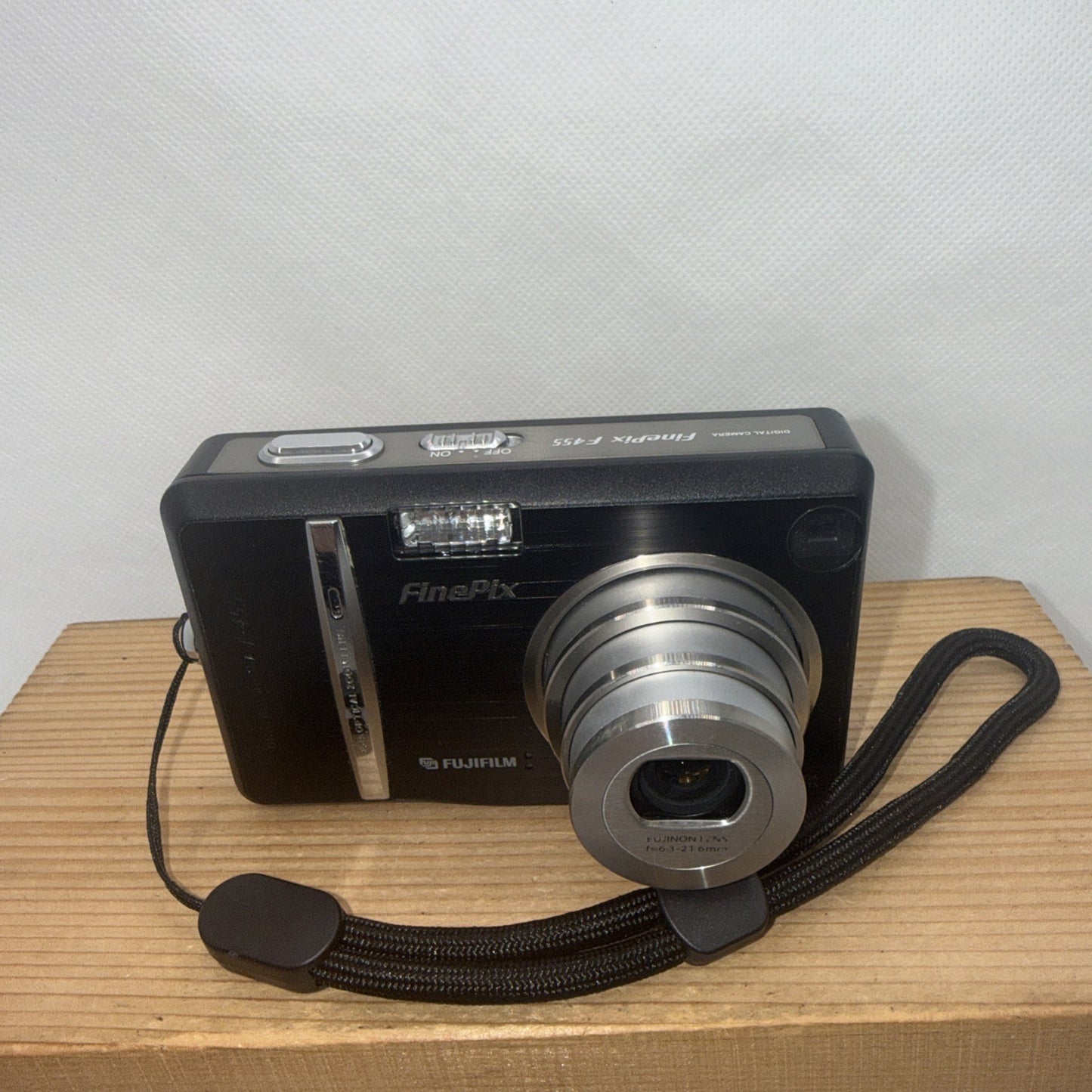 Fujifilm FinePix F455 Digital Camera 5.2MP Tested + Charger Battery Memory Card