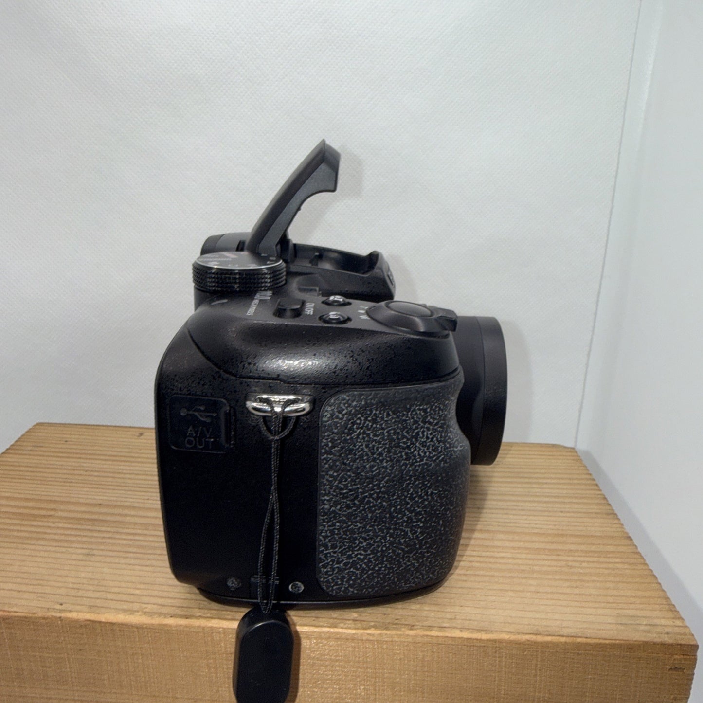 Fujifilm FinePix S1500 10MP Digital Bridge Camera Tested Working + 4GB SD Card