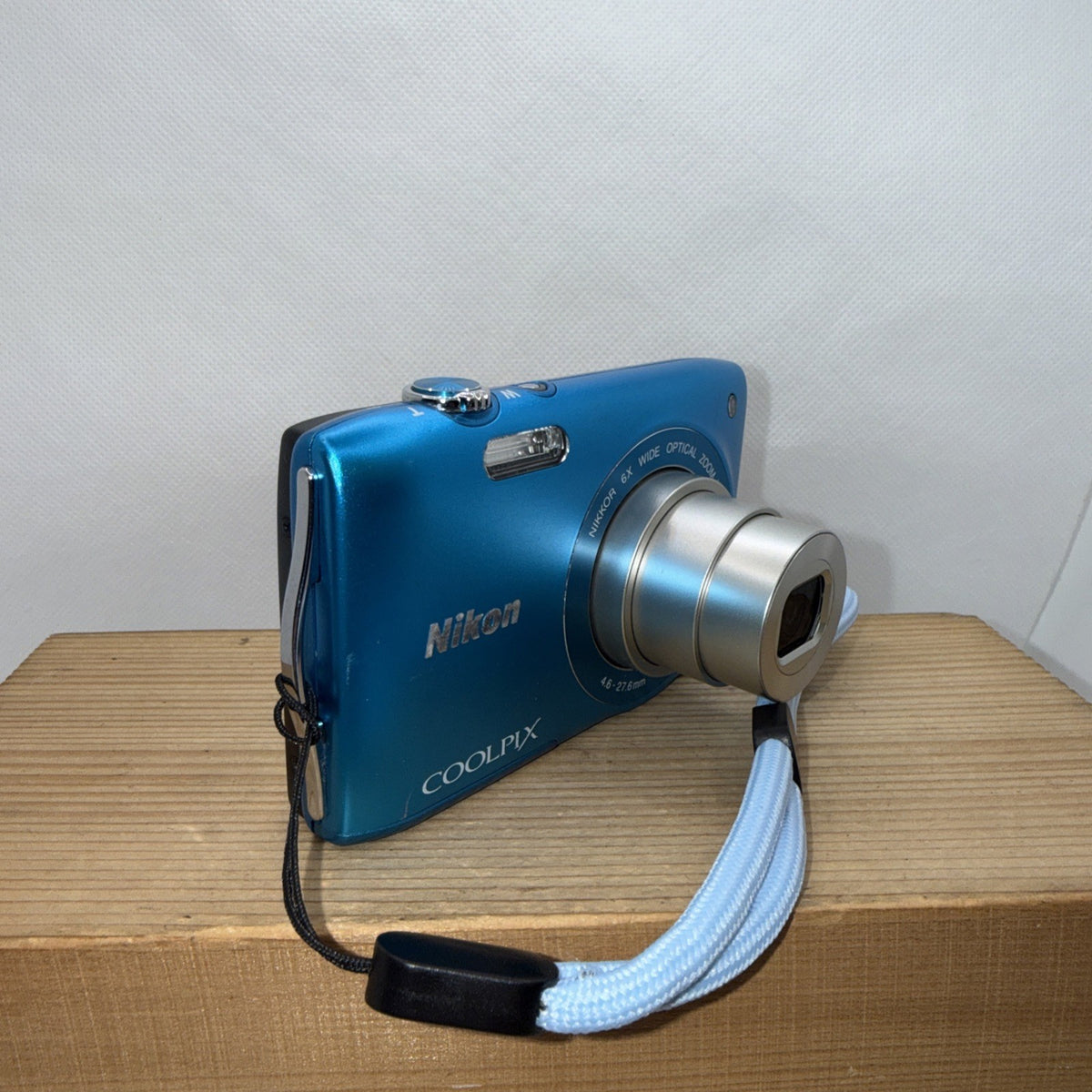 Nikon Coolpix S3300 16MP Digital Camera Tested Working + Charger Battery 4GB SD