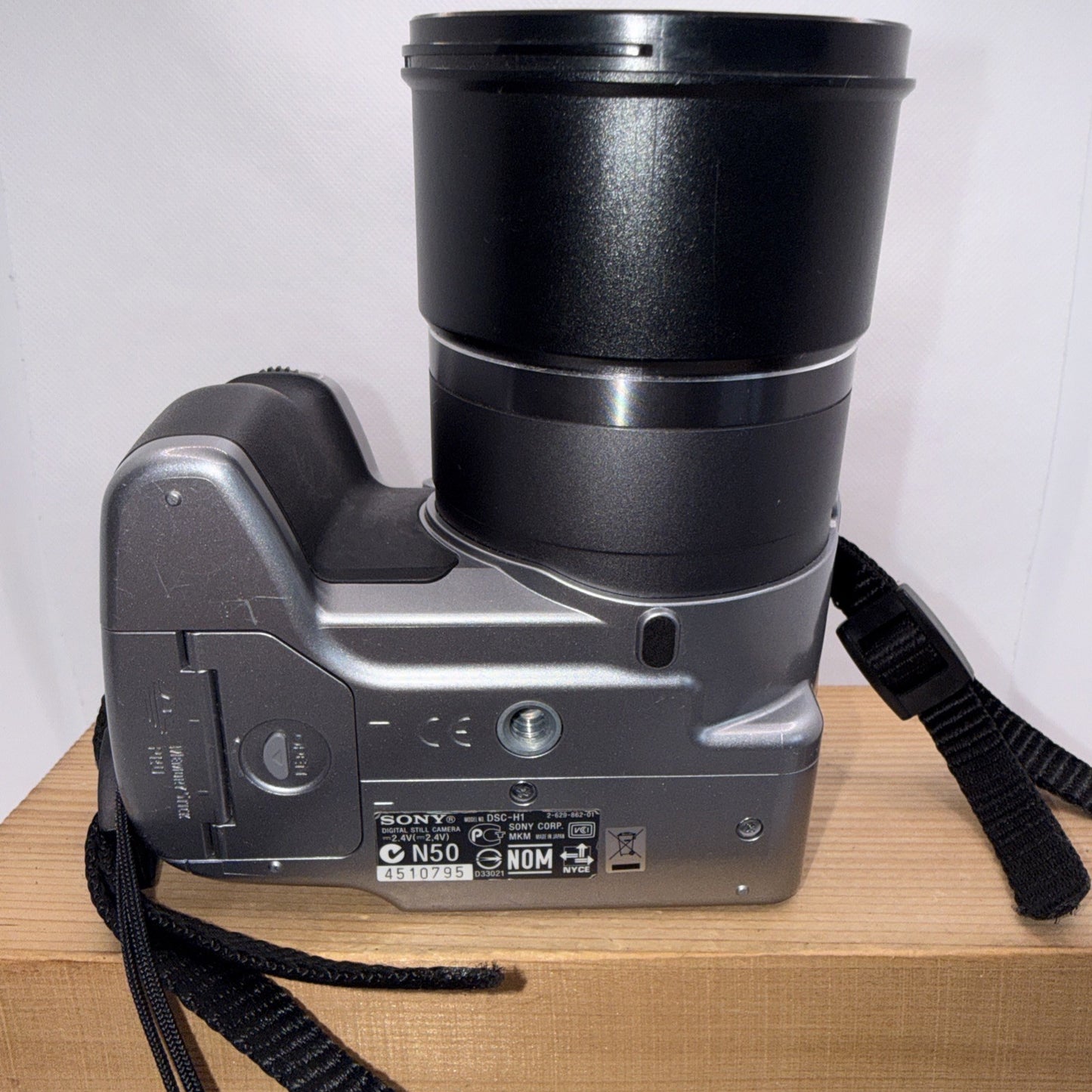 Sony Cyber-shot DSC-H1 5.1MP Digital Bridge Camera Tested Plus Accessories