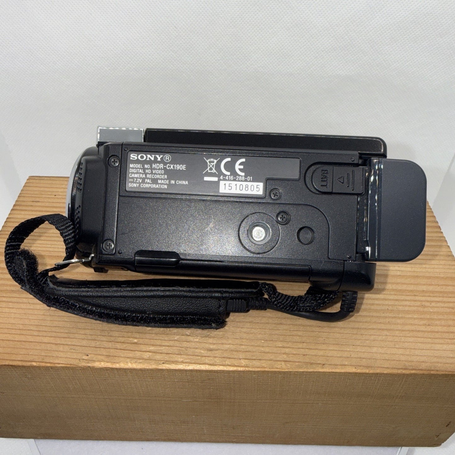 Sony HDR-CX190 Camcorder Tested Working + Charger Battery SD Card Case