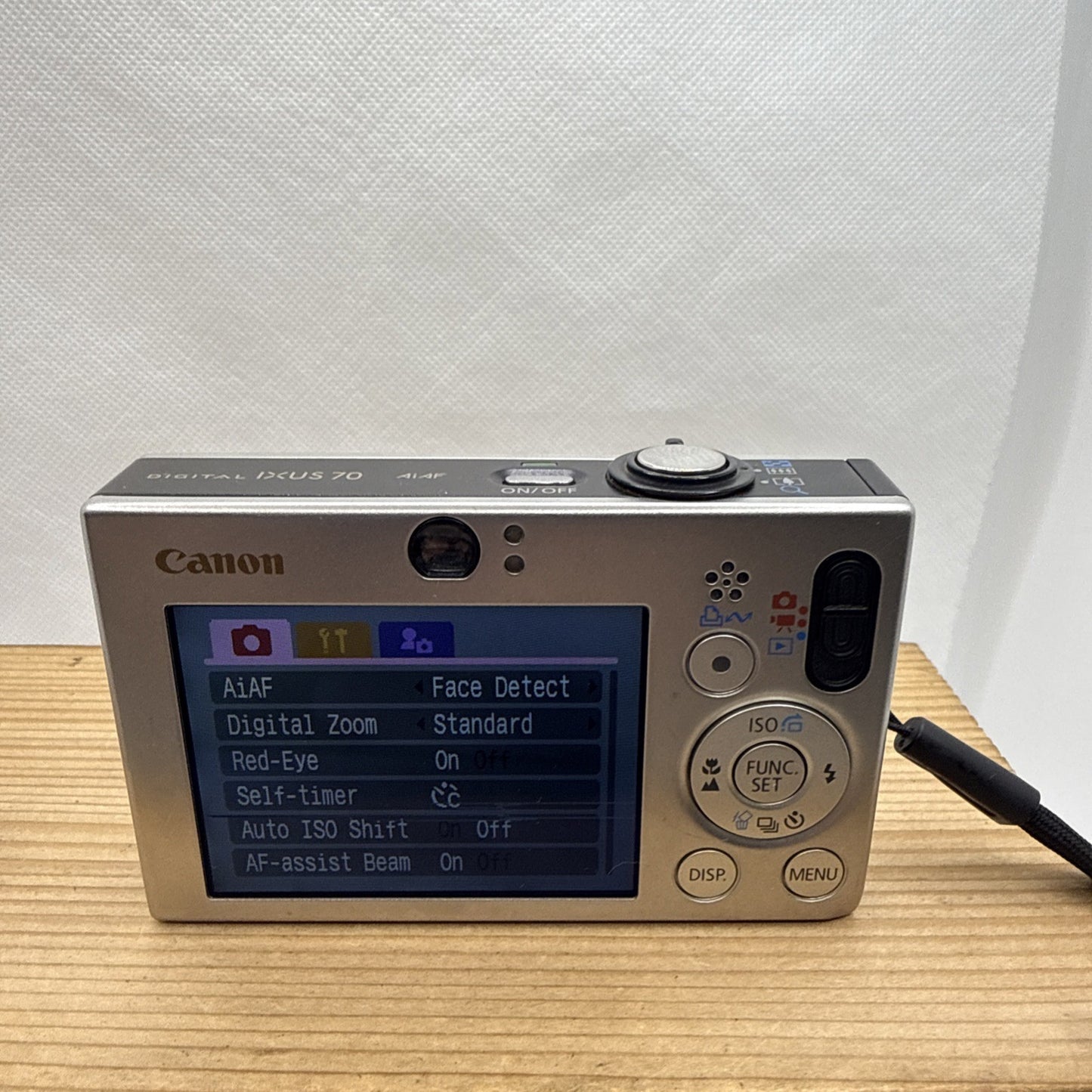 Canon IXUS 70 7.1MP Digital Camera Tested *Minor Screen Issue* + Accessories
