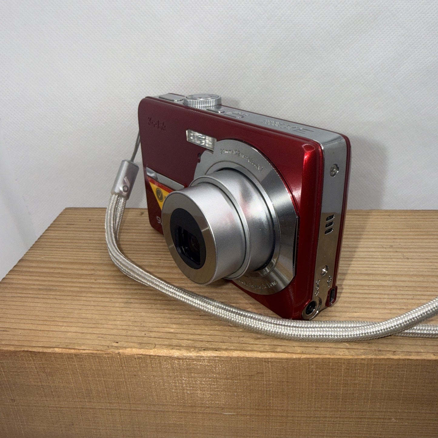 Kodak EasyShare MD1063 10.3MP Digital Camera Tested + Charger Battery 4GB SD