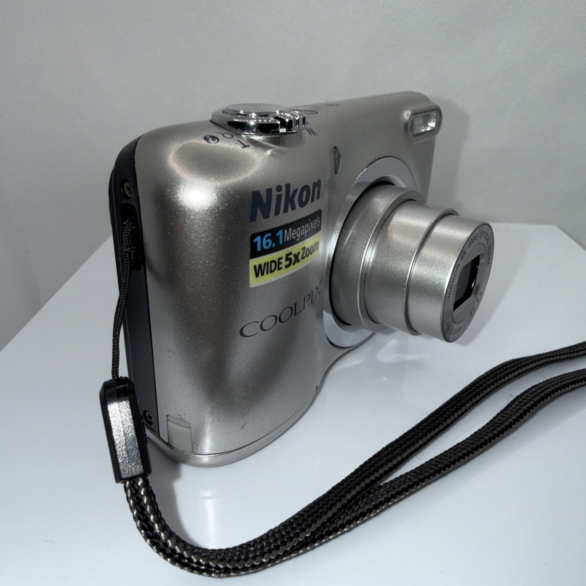 Nikon Coolpix A10 16.1MP Digital Camera Tested Full Kit Charger Batteries 4GB SD